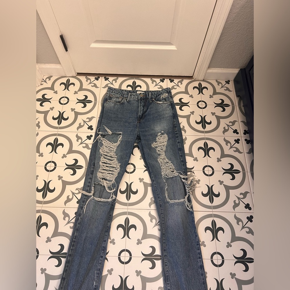 Good American distressed 90s boyfriend jeans